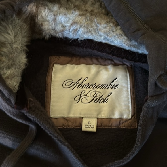 Abercrombie and Fitch women’s sweatshirt. Size L - Picture 4 of 4